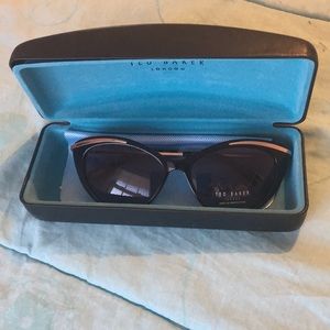 *NEVER WORN* Ted Baker London sunglasses